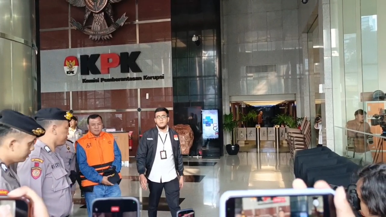 KPK Tetapkan Bupati dan Sekda Kuansing Tersangka Suap Jabatan