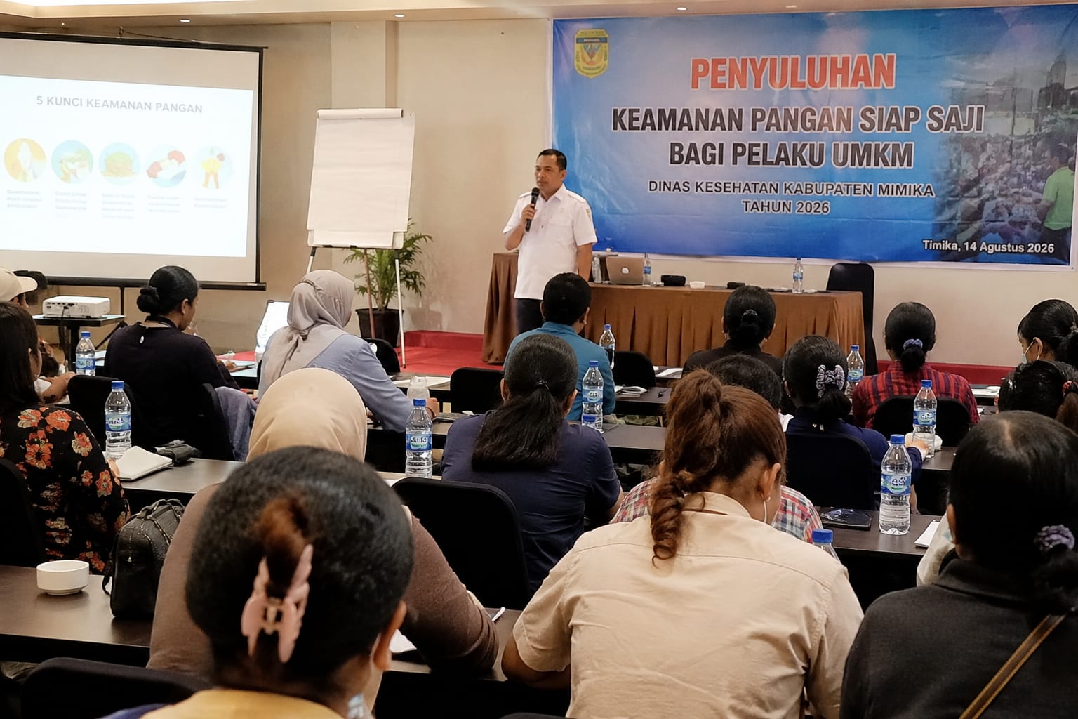 Dukung Terciptanya Makanan Aman dan Higienis, Dinkes Mimika Beri Penyuluhan kepada 60 Pelaku UMKM